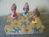 3 kleine Engel aus Holz, DDR um 1970, neuwertig