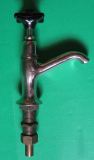 Preview: Alter Wasserhahn, Messing vernickelt, mit Handrad aus Bakelit, #22