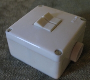 Preview: Aufbau-Wippen-Serienschalter, hell, IP55, eckig, DDR, unbenutzt