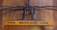 Preview: Kleiderbügel D.R.G.M. Non-Plus-Ultra, um 1930