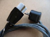 Preview: Anschlußkabel mit Heißgerätestecker, 3 Meter, DDR, unbenutzt