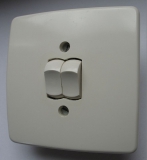 Serienschalter, Lichtschalter Bakelit, 60-er Jahre, eckig, hell, UP, #318