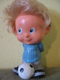 Maskottchen, Puppe, Junge mit Fußball, DDR, blondes Haar