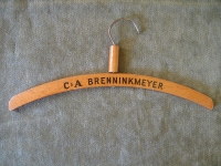C & A Brenninkmeyer, Kleiderbügel