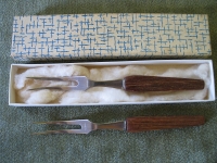 2 Fleischgabeln mit Holzgriff, DDR, 180 mm