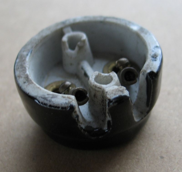 Steckdose aus Keramik bzw. Porzellan, 20-er Jahre, #101