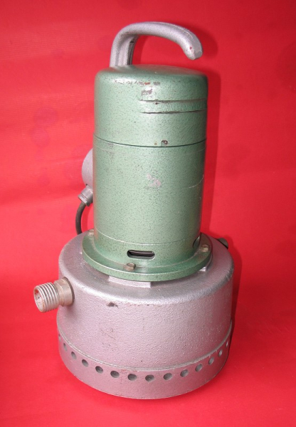 Motor vom VEB Elektromotorenwerk Hartha DDR