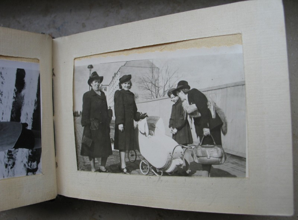 2 Fotoalben Vogtland, 30-er Jahre, Syratal, Sportfest, Maifeier