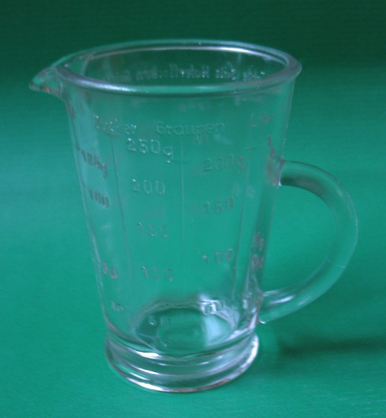 Messbecher aus Glas, Pressglas, S- Glas
