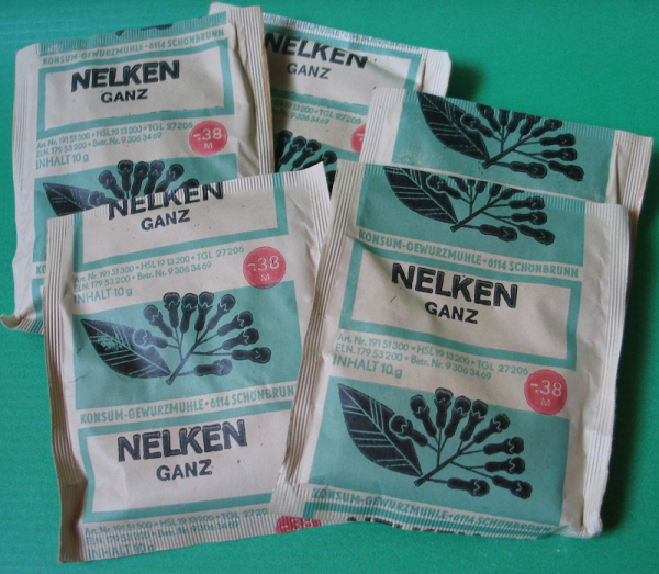 Nelken ganz, Konsum Gewürzmühle Schönbrunn, 5 Tüten, DDR 80-er Jahre