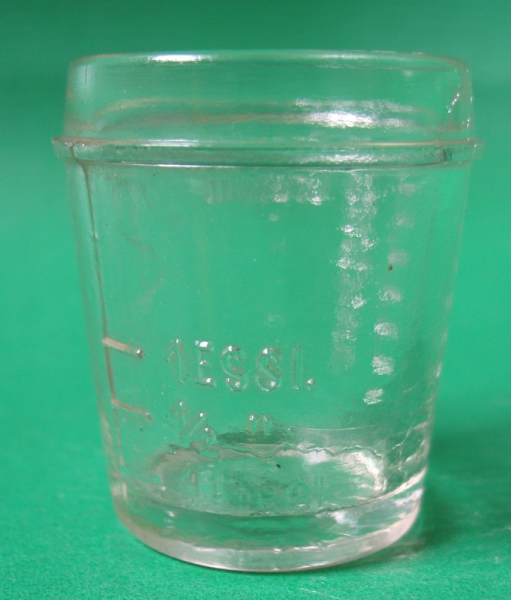 Messbecher, Apothekengefäß, Medizin, Pressglas, 30-er Jahre