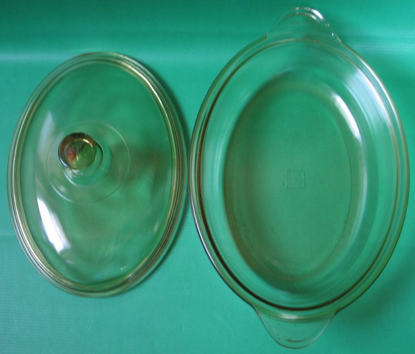 Pfanne und Deckel bezeichnet mit 3043