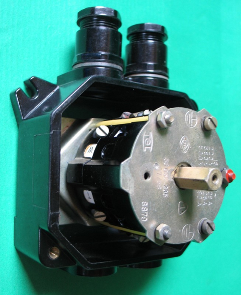 Umschalter, Gruppenschalter, Paketschalter, ELGERO Rochlitz, DDR 1968, Bakelit, unbenutzt