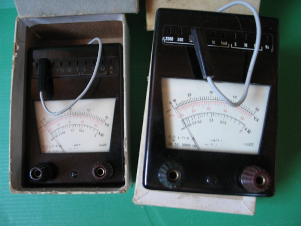 2x Schul-Meßgerät POLYZET IV, DDR, Bakelit, VEB Simeto Klingenthal, DDR