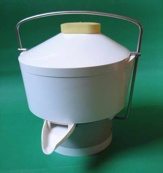 Fruchtsaftzentrifuge, DDR Küchenmaschine Komet KM8, KM 8