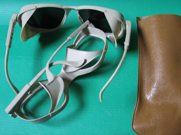 Schutzbrille, Schweißerbrille, Arbeitsschutzbrille, DDR, 2 Stück