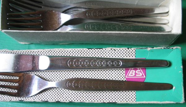 Besteck DDR, 24 Teile, Gabeln, Messer, VEB Auer Besteck- und Silberwarenwerke Aue, unbenutzt