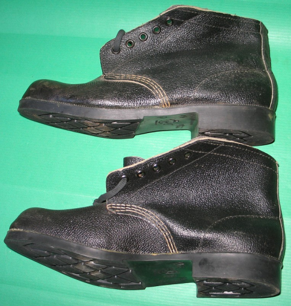 Arbeitsschuhe DDR, Leder, unbenutzt, Größe 44, 29,5