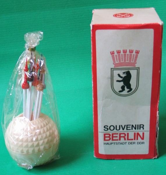 Happenspieße Fernsehturm Berlin, DDR