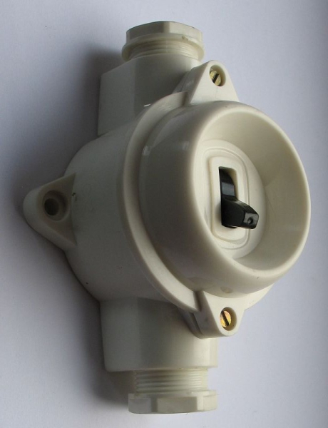 Kreuzschalter Feuchtraum, Aufputz, Kippschalter, weiß, #322