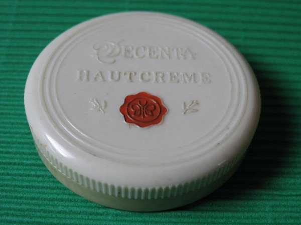 Decenta Hautcreme, Dose um 1960, VVB Sapotex Döbelner Seifenfabrik Döbeln