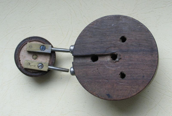 Klingelknopf, Klingeltaster aus Holz, um 1920, #24