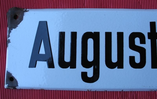 August-Bebel-Straße, Straßenschild DDR, Emaille