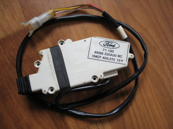 Stellmotor Zentralverriegelung Ford Scorpio, 85GG 220A20 BC