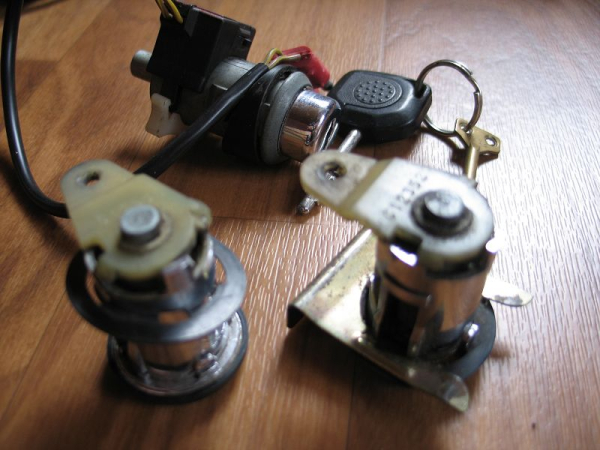 3 Schlösser Ford, Sierra, Scorpio, Türschloß, Kofferklappe, 85GBA432A84
