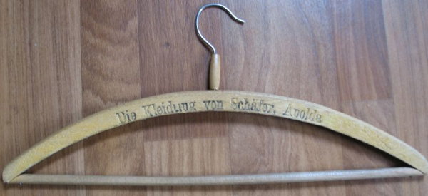 Kleiderbügel, Die Kleidung von Schäfer Apolda