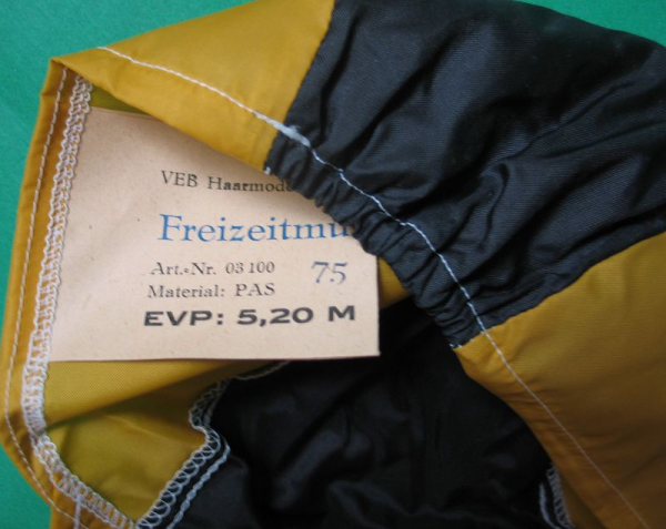 Hersteller: VEB Haarmoden 5600 Leinefelde