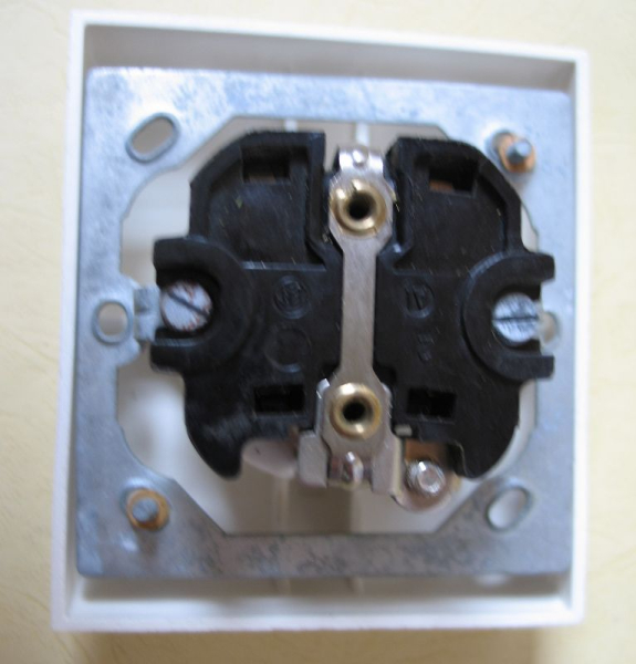 Schukosteckdose, Einbausteckdose, DDR, unbenutzt, #325