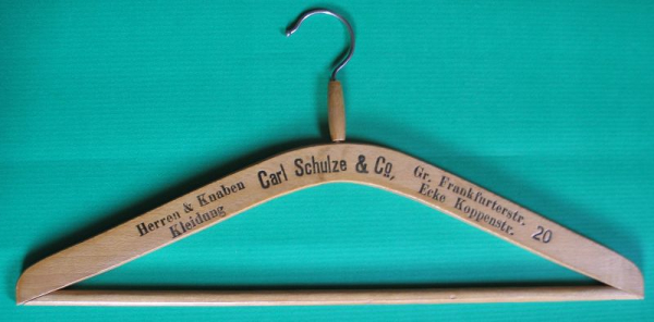 Carl Schulze & Co., Kleiderbügel, Herren- und Knabenleidung