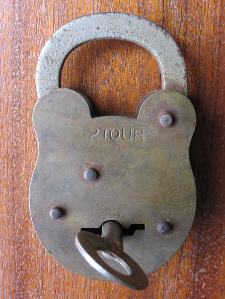 Vorhängeschloss 2TOUR, Vorhangschloss um 1900