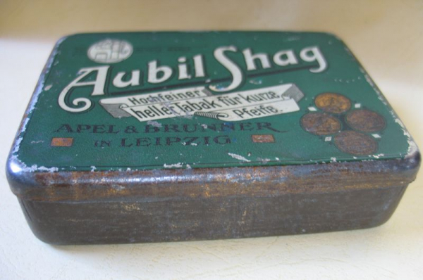 Aubil Shag, Blechdose Apel & Brunner Leipzig, Tabakdose