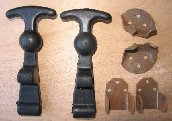 2 Haubenhalter, Haubenverschlüsse Gummi, DDR, Traktor, Famulus, Brockenhexe, LKW