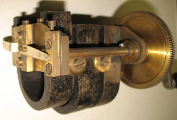 Kurbelinduktor G. & G., Elektrisierapparat, Feldtelefon, Telefon