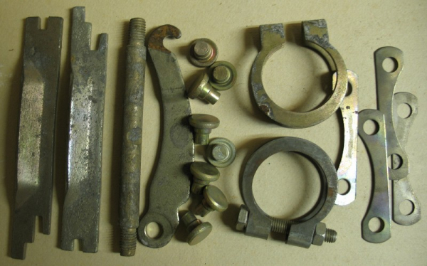 Scharniergelenk, Gleitsteine, Ansaugschlauch, Fettkappen, Bremsenteile, Achsteile, Trabant 601, unbenutzt
