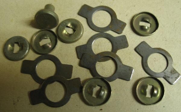 Scharniergelenk, Gleitsteine, Ansaugschlauch, Fettkappen, Bremsenteile, Achsteile, Trabant 601, unbenutzt