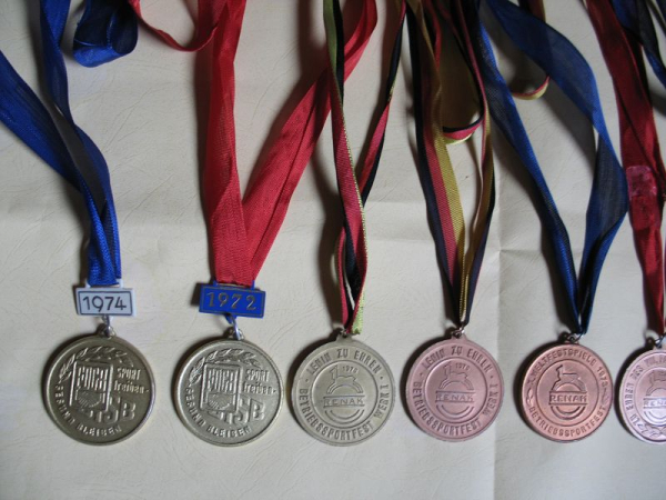 Betriebssportfest RENAK Werke, Parteitag SED, FDGB, DTSB, Sieger, Olympia, 9 Medaillen DDR