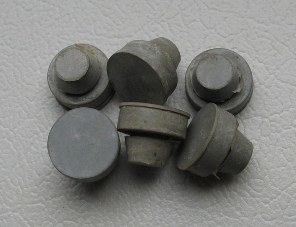 Gummipuffer Motorhaube Trabant, DDR Original, unbenutzt