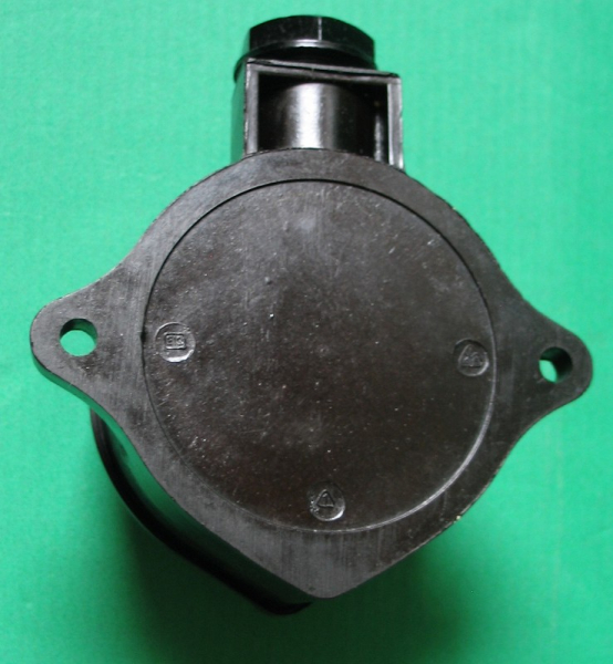 Antike Steckdose zur Aufputz Installation.