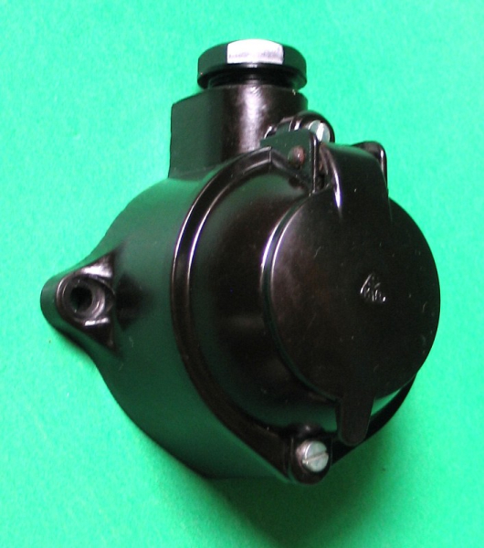 Aufbausteckdose IKA, Feuchtraum,  Bakelit, 50-er Jahre, dunkel