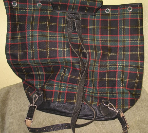 Rucksack, Campingbeutel, grün/ schwarz/ rot kariert, 70-er Jahre