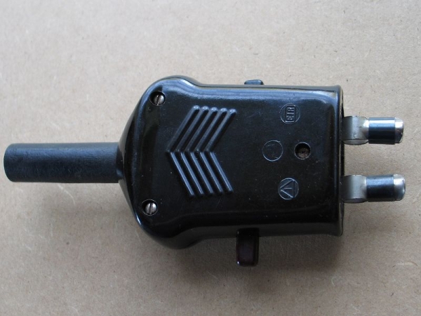 Heißgerätestecker, Bakelit, mit Schalter, dunkel, #3