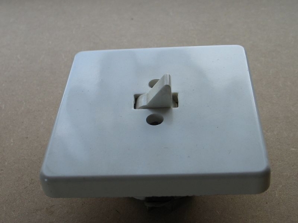 Wechselschalter, Lichtschalter Bakelit, 60-er Jahre, eckig, hell, UP, #141*