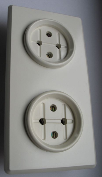 Doppelsteckdose Bakelit, UP, hell, eckig, kein Schuko, unbenutzt, #14
