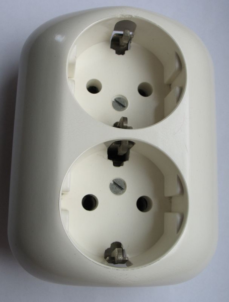 Steckdose, Doppelsteckdose Unterputz, eckig, Schuko, Bakelit, #15