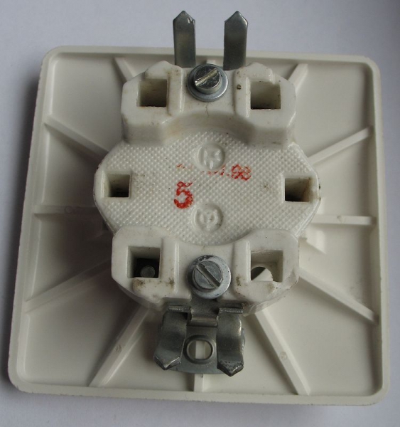 Serienschalter, Lichtschalter Bakelit, 60-er Jahre, eckig, hell, UP, #317