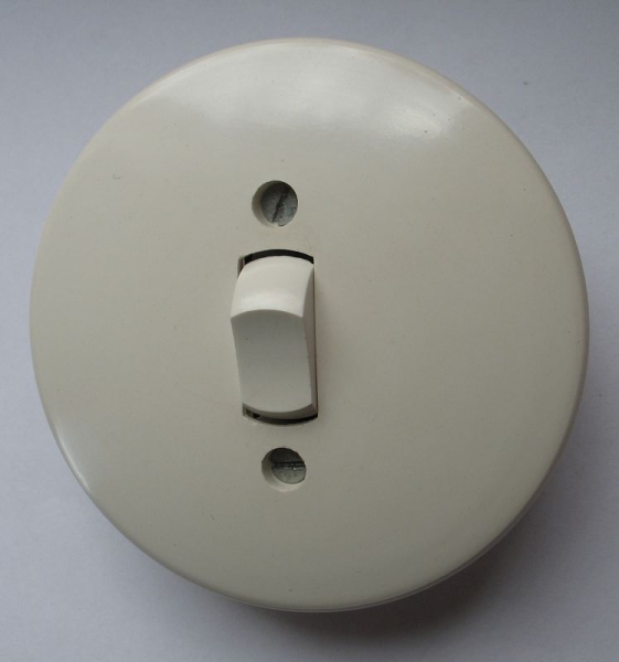 Ausschalter, Lichtschalter Bakelit, 60-er Jahre, rund, hell, UP, #322